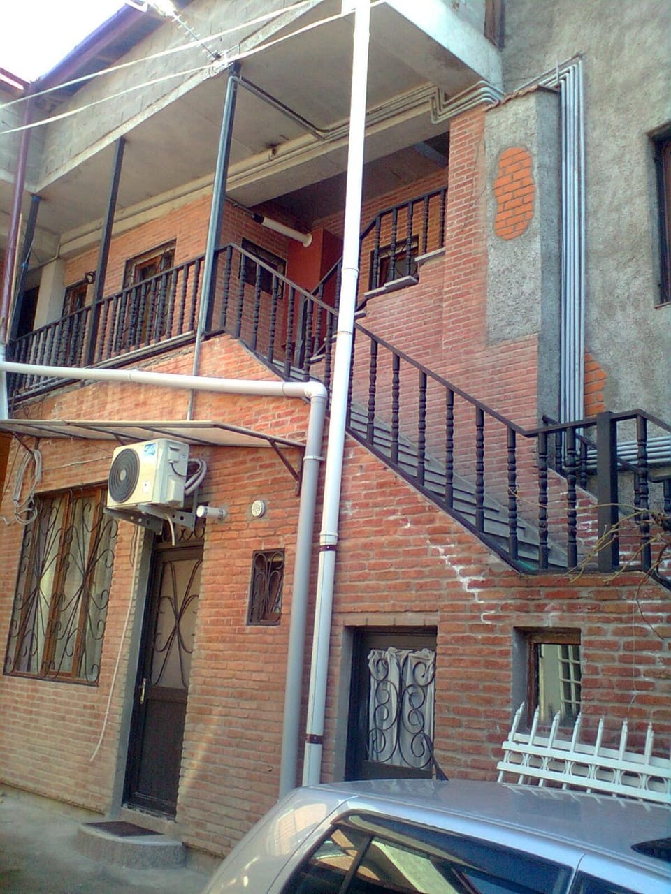 Facade/entrance