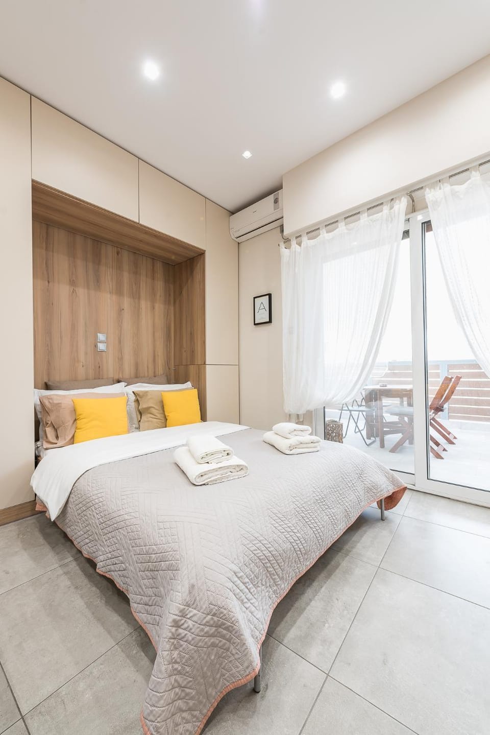 Bed, Seating area, Bedroom, towels