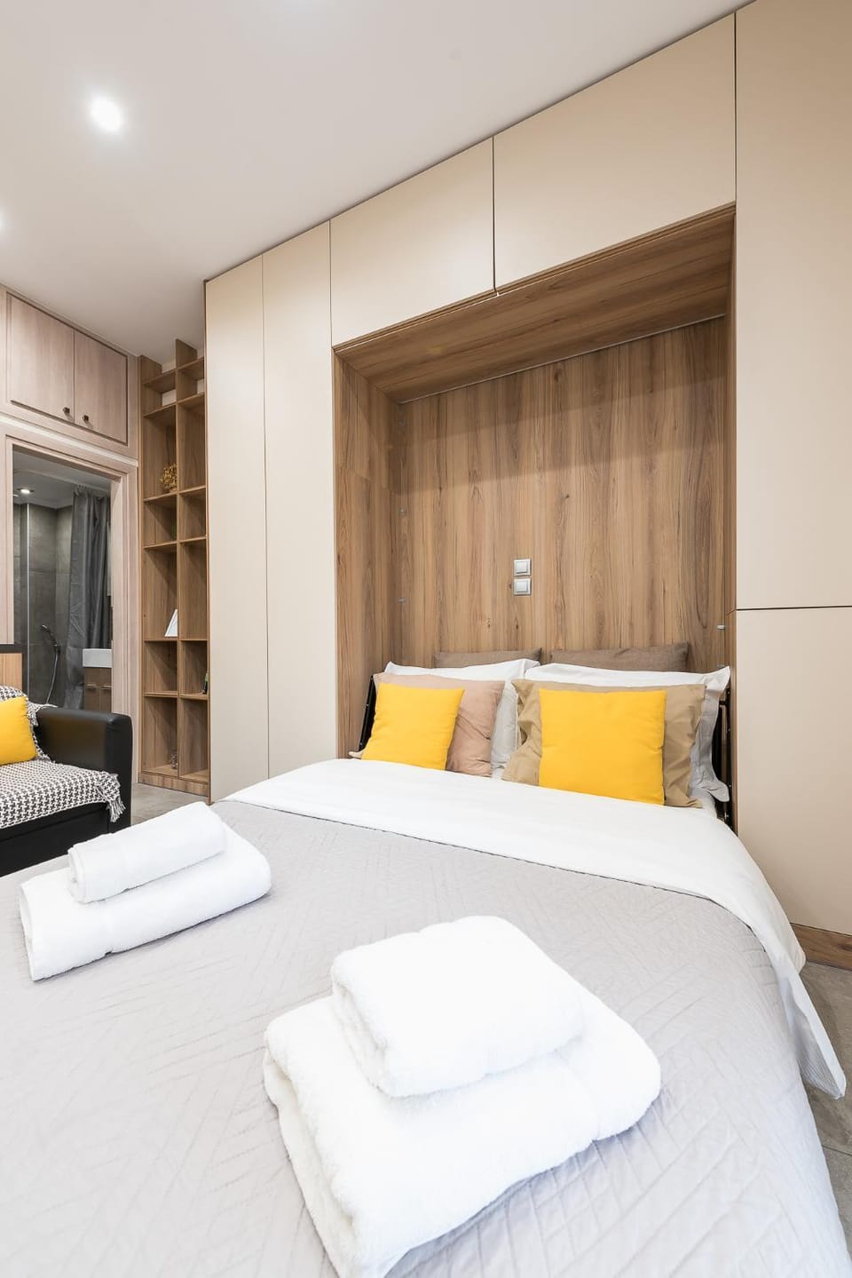 Bed, Bedroom, towels