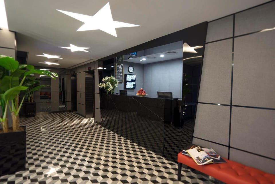 Lobby or reception, Decorative detail