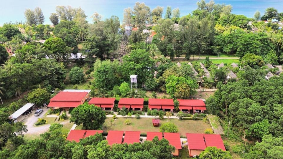 Toongyoong Longbeach Resort SHA Plus Resort in Sala Dan