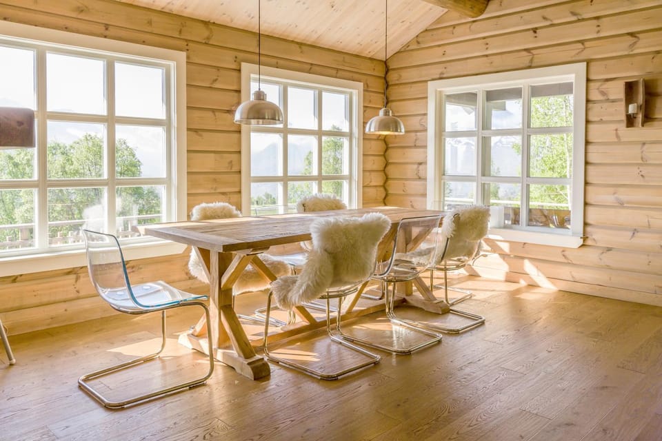 Dining area, Mountain view
