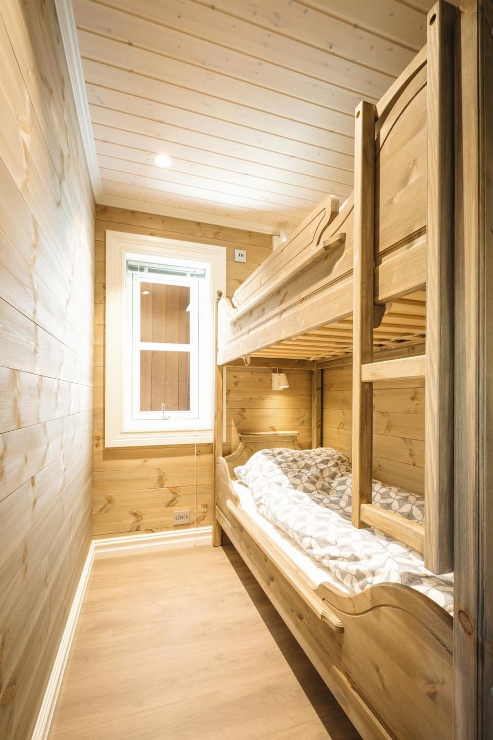Bedroom, bunk bed