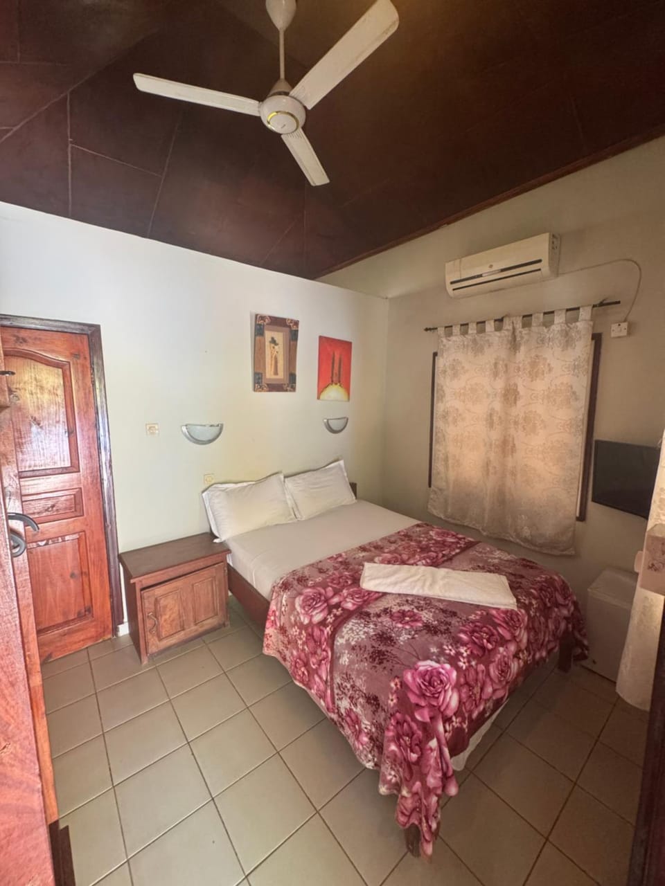 Patta Patta Guest House Bed and Breakfast in Senegal