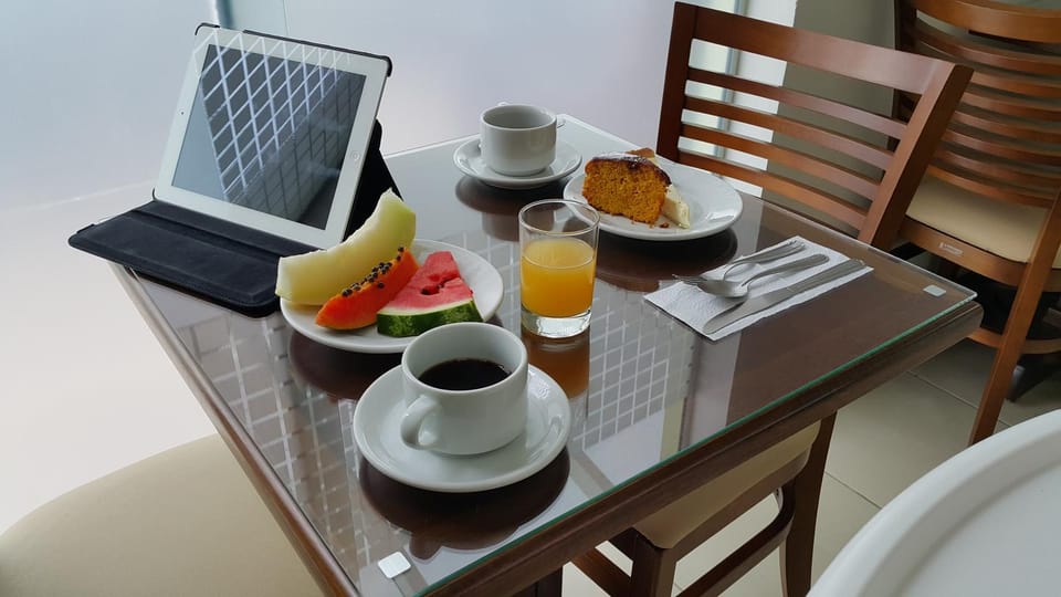 Restaurant/places to eat, Breakfast, Buffet breakfast