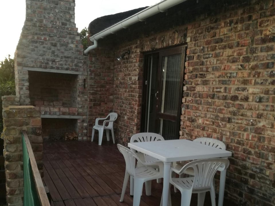 Patio, BBQ facilities