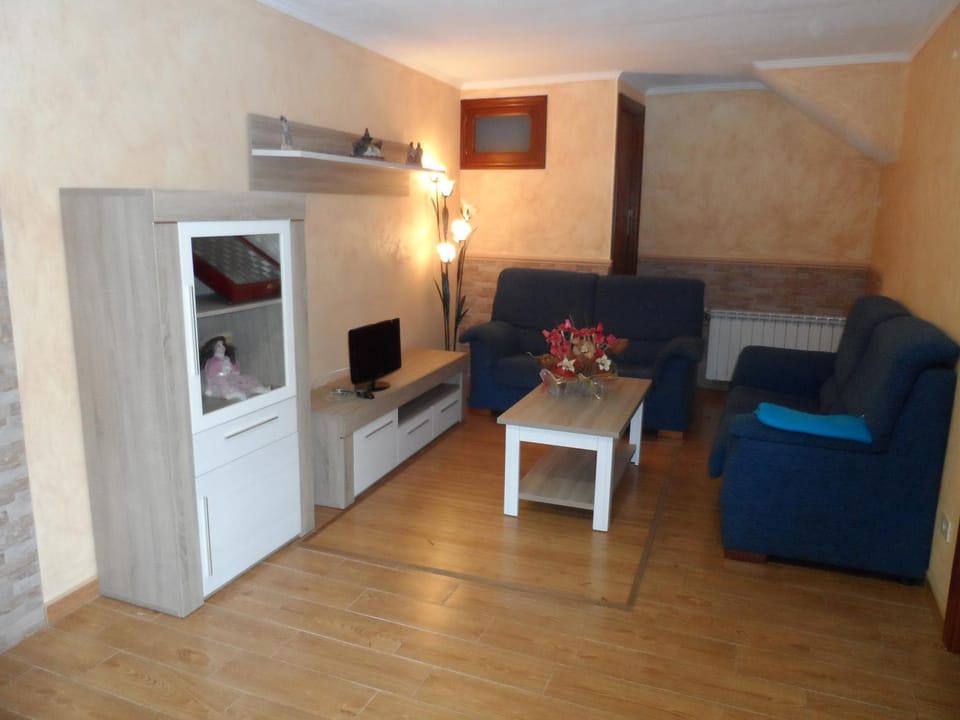 Living room, Photo of the whole room