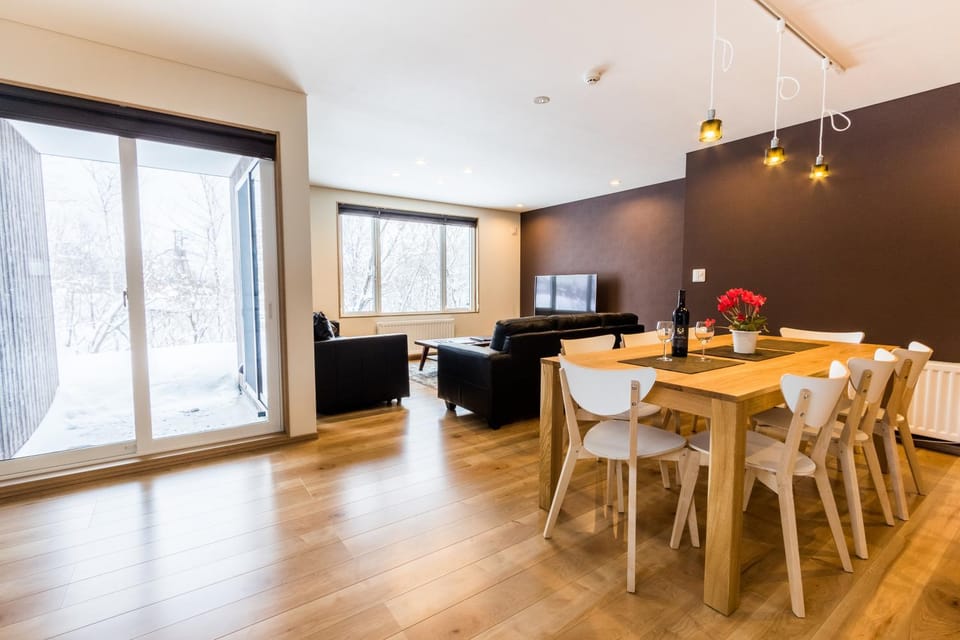 Living room, Dining area