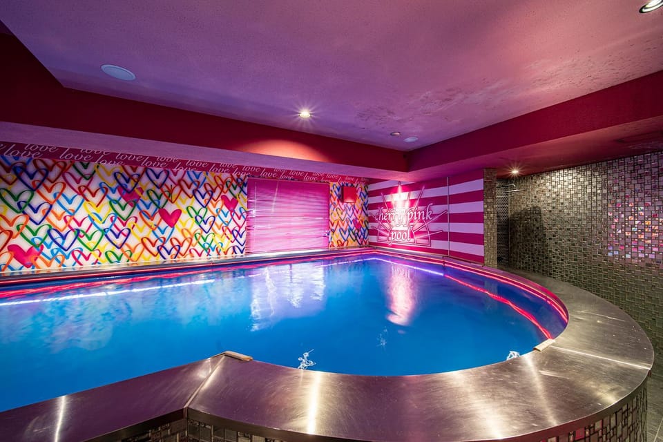 Property building, Swimming pool