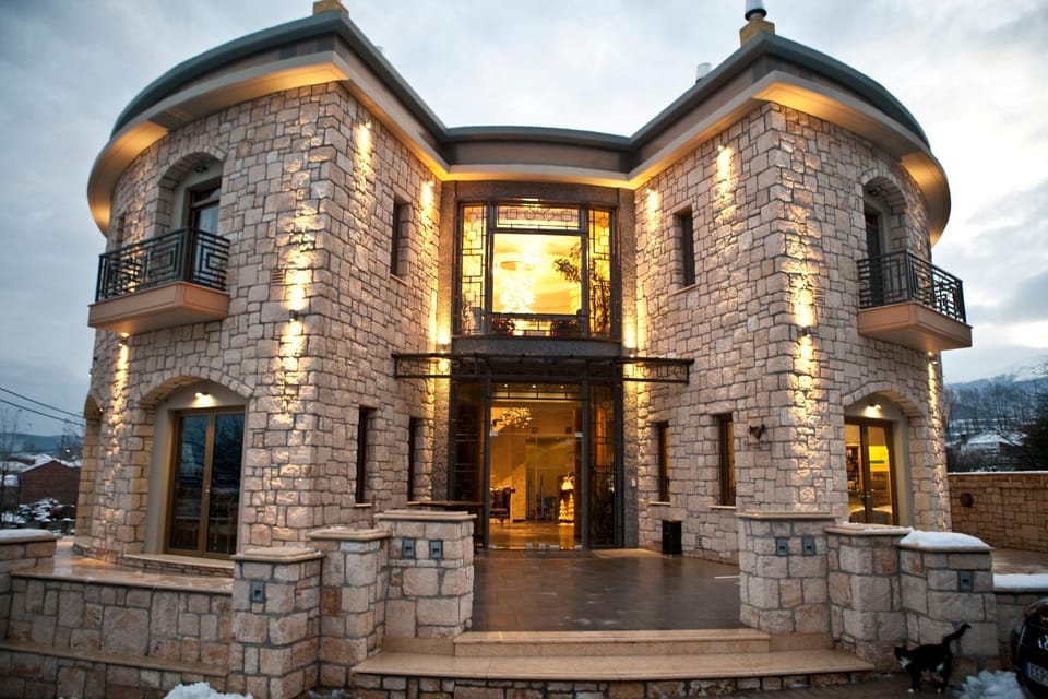 Facade/entrance