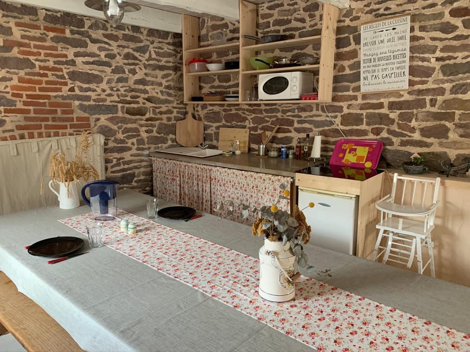 Kitchen or kitchenette