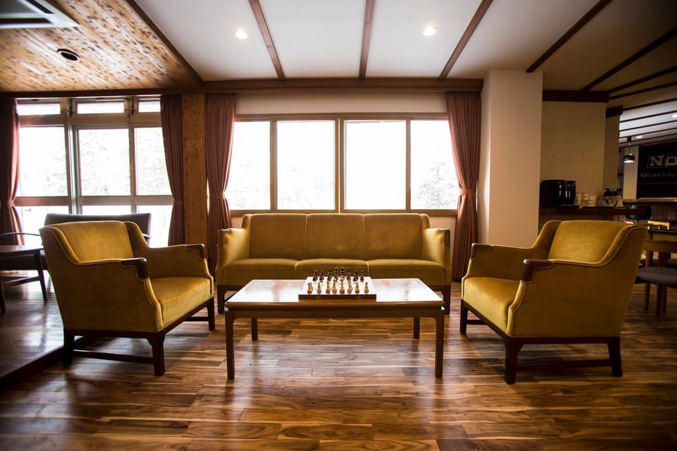 Living room, Breakfast
