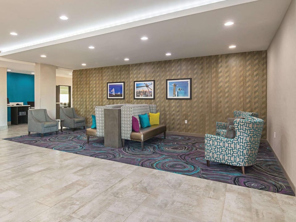 Lobby or reception, On site