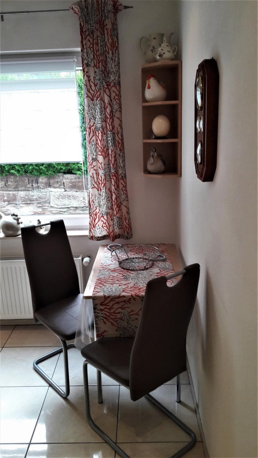 Seating area, Dining area