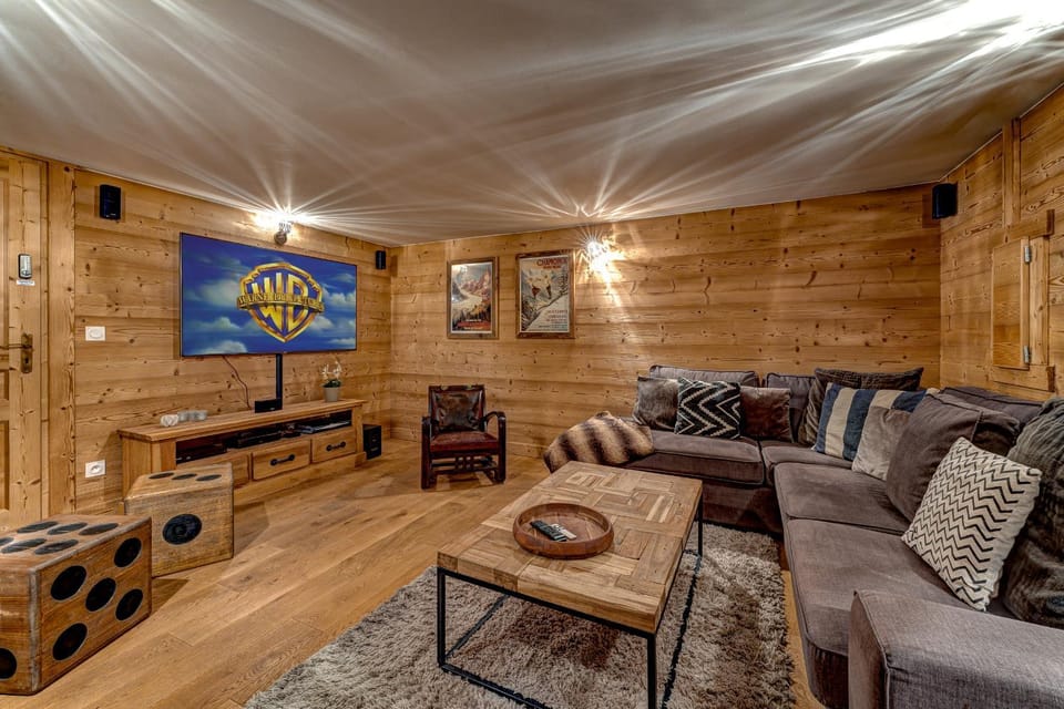 Communal lounge/ TV room, Living room