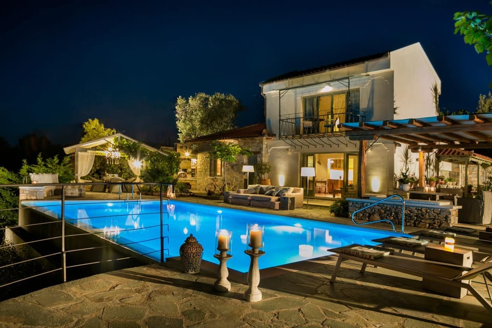 Patio, Spring, Night, Summer, BBQ facilities, Garden, Balcony/Terrace, On site, Swimming pool