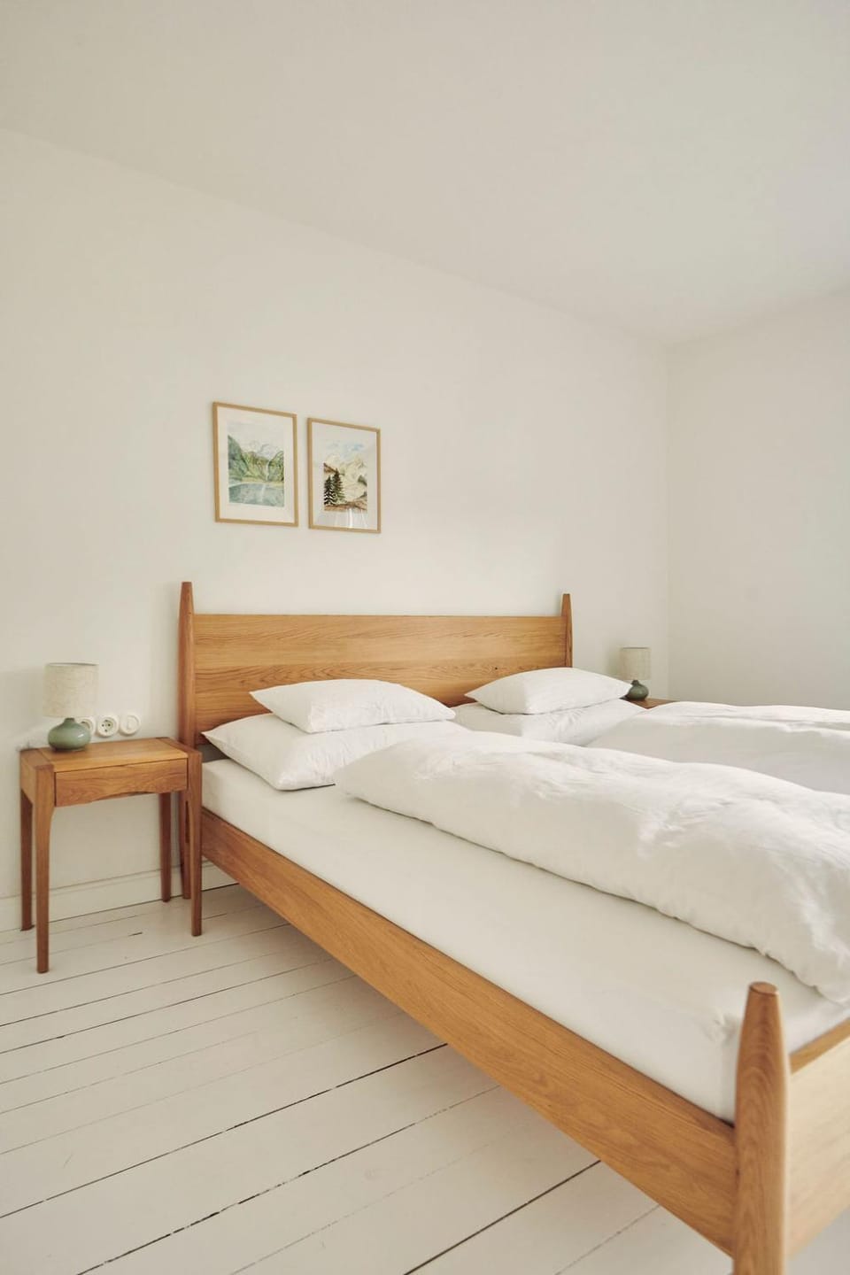 Bed, Bedroom, Mountain view