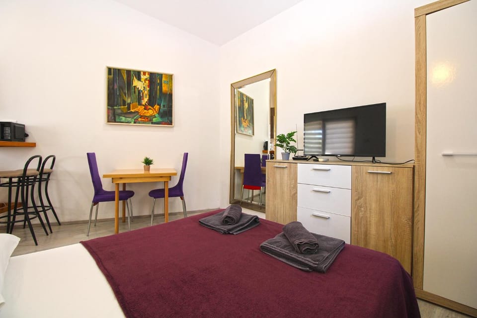 Apartments Ivanka 1056 Apartment in Pula