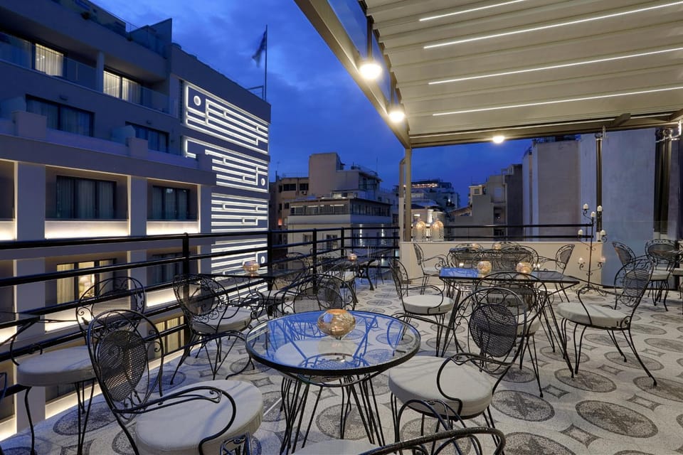 Restaurant/places to eat, View (from property/room), Seating area