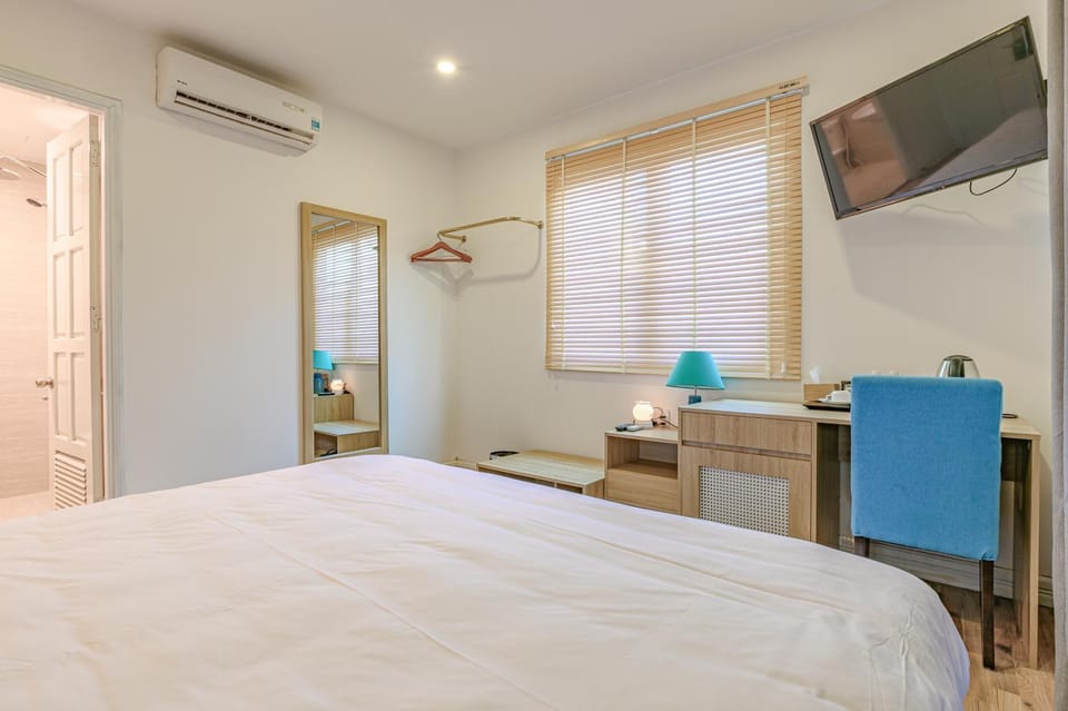 Bed, Photo of the whole room