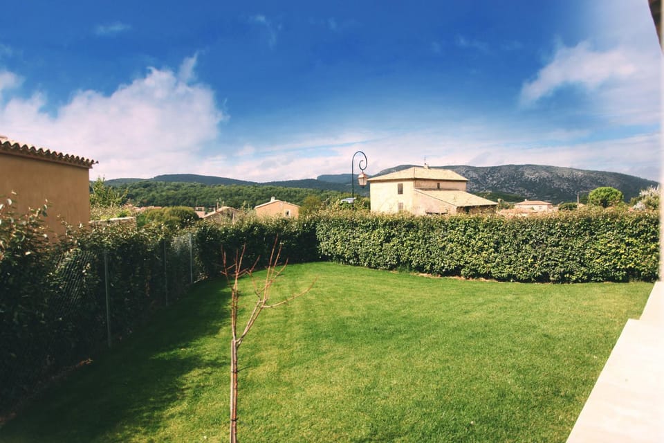 Property building, Garden, Garden view