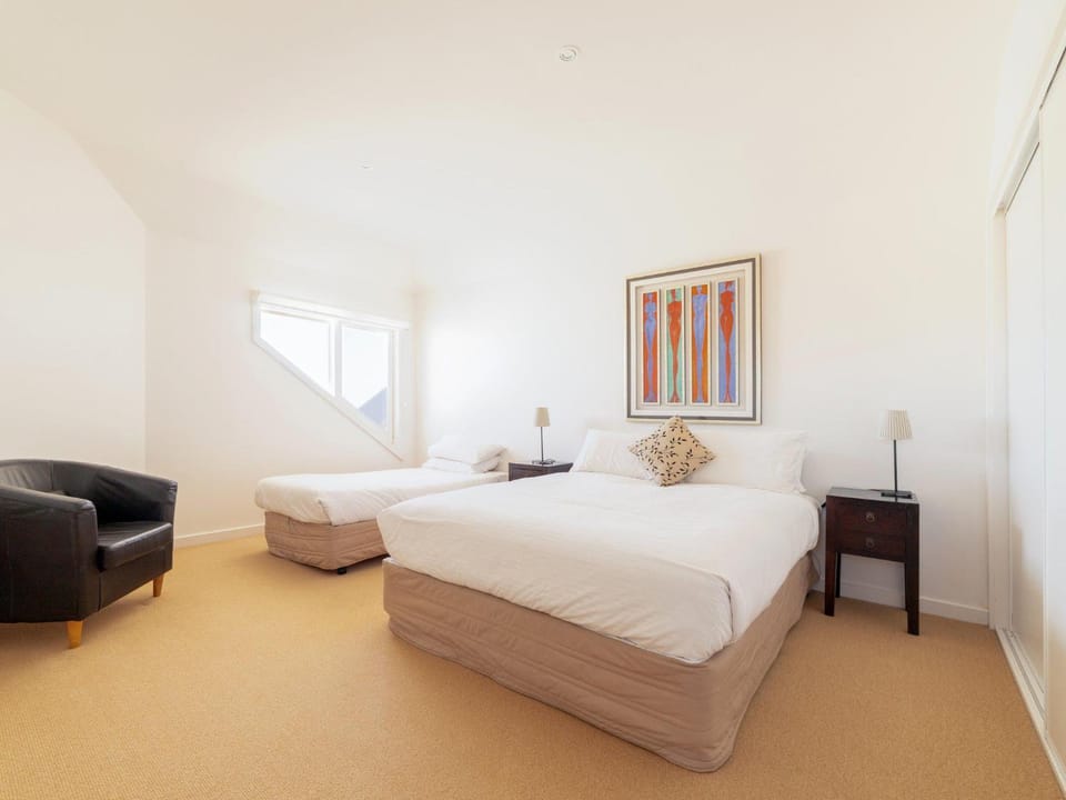 Bayview Beachfront Apartment House in Port Fairy