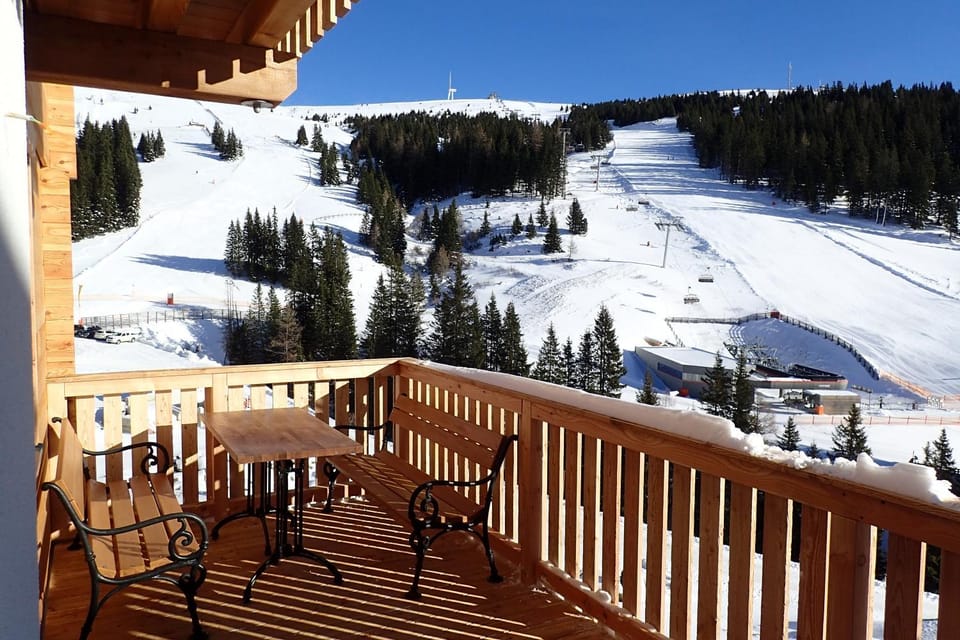 Balcony/Terrace, Mountain view