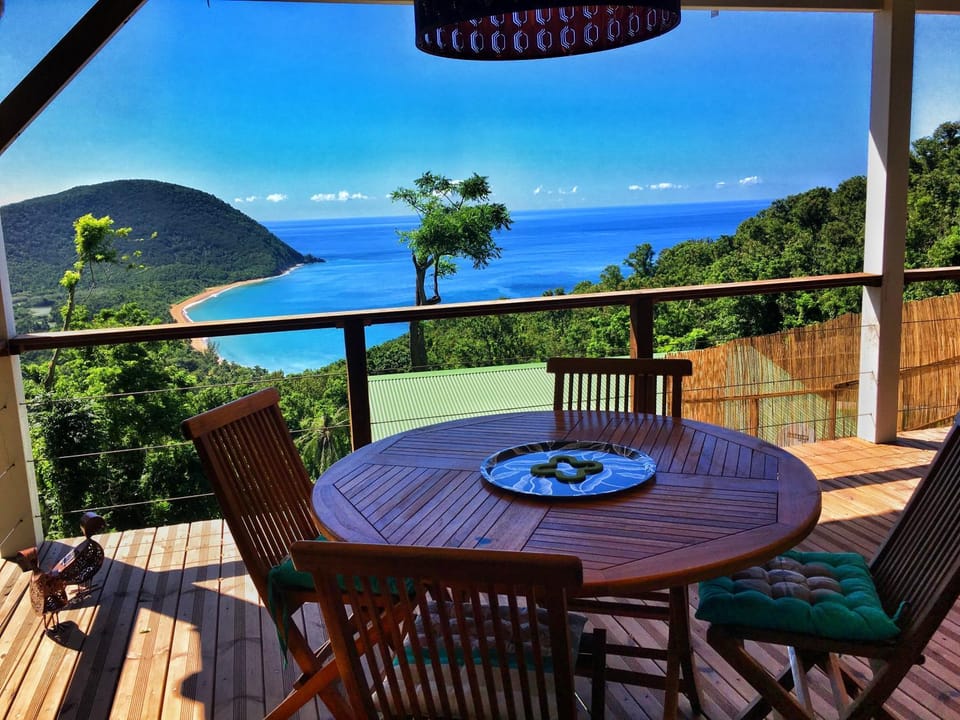 Du Côté de Chez Swann Nature lodge in Deshaies