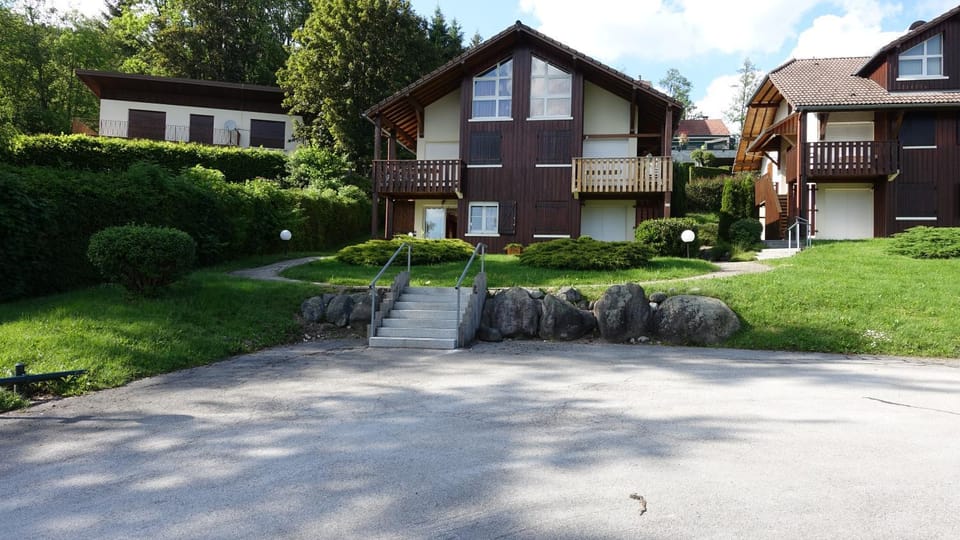 Property building, Summer, Garden