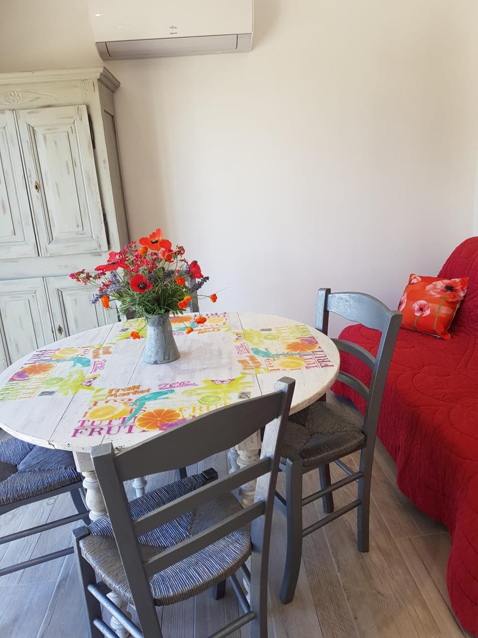 Gite les Coquelicots House in Provence-Alpes-Côte d'Azur