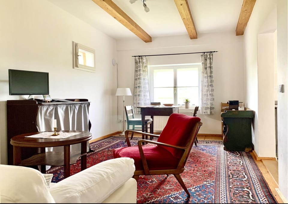 Living room, Photo of the whole room