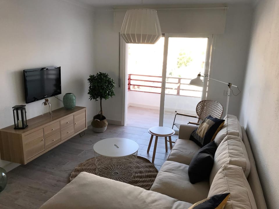 Communal lounge/ TV room, TV and multimedia, Living room