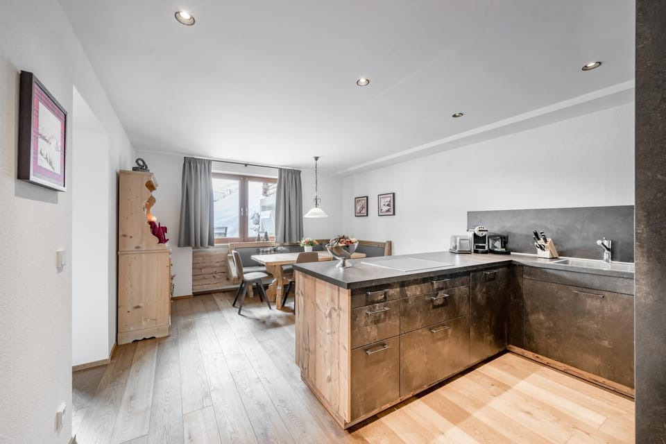 Coffee/tea facilities, Kitchen or kitchenette