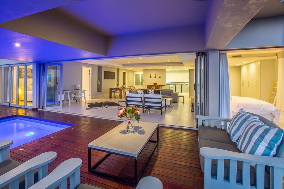 Patio, BBQ facilities, Balcony/Terrace, Living room, Seating area