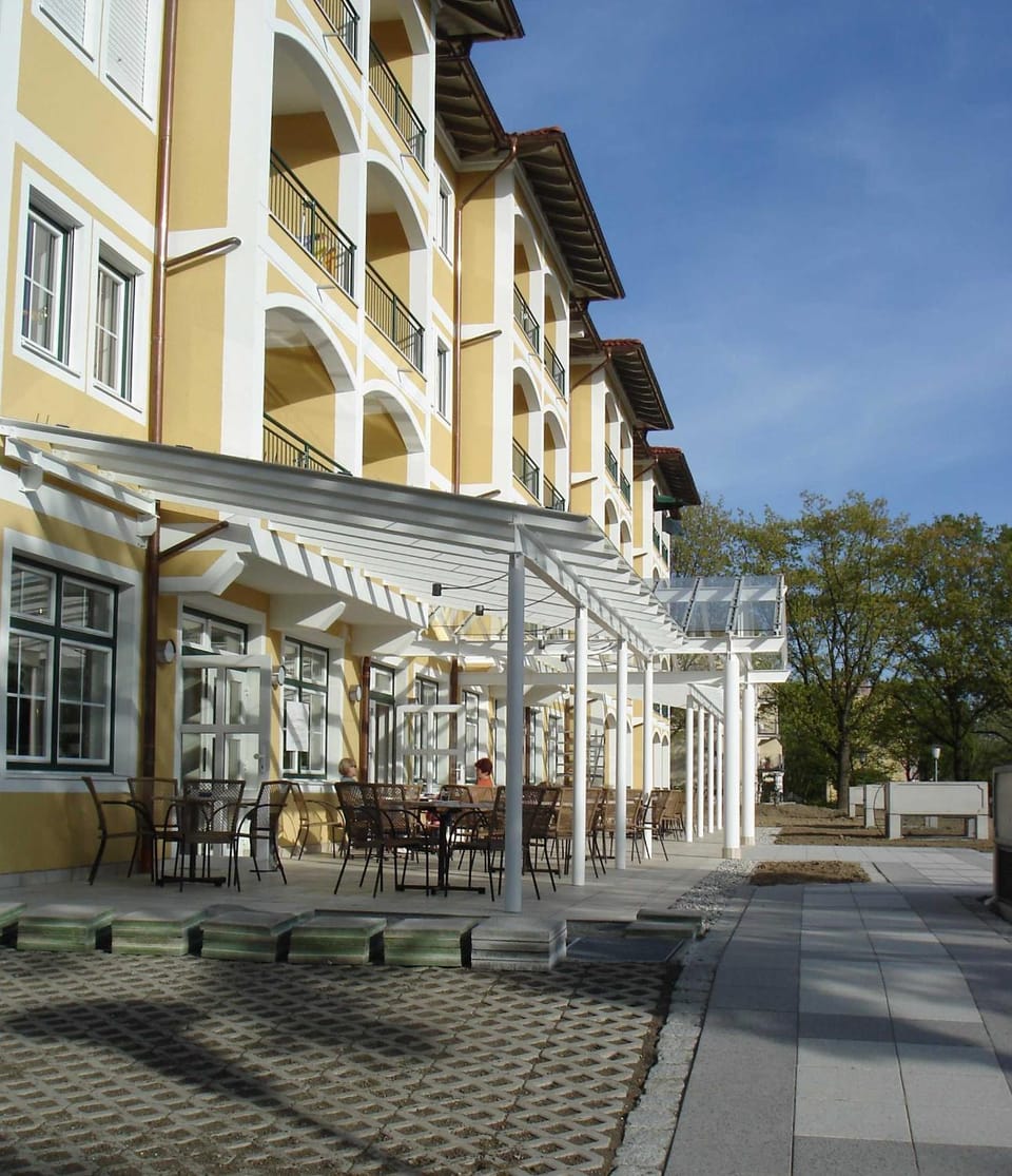 Restaurant/places to eat, Food and drinks, Meals, Lunch, Dinner
