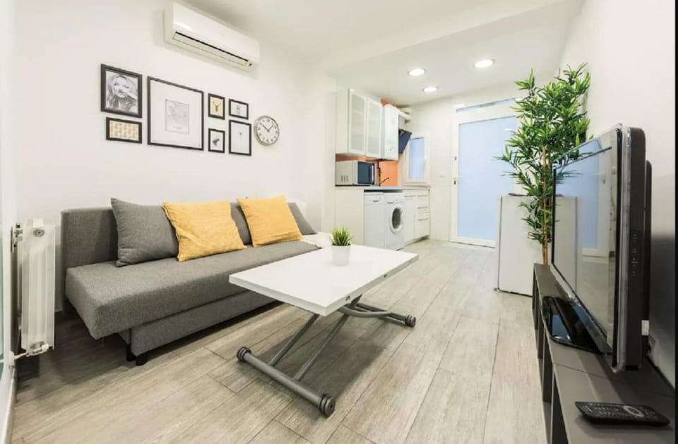 Kitchen or kitchenette, Living room, Dining area