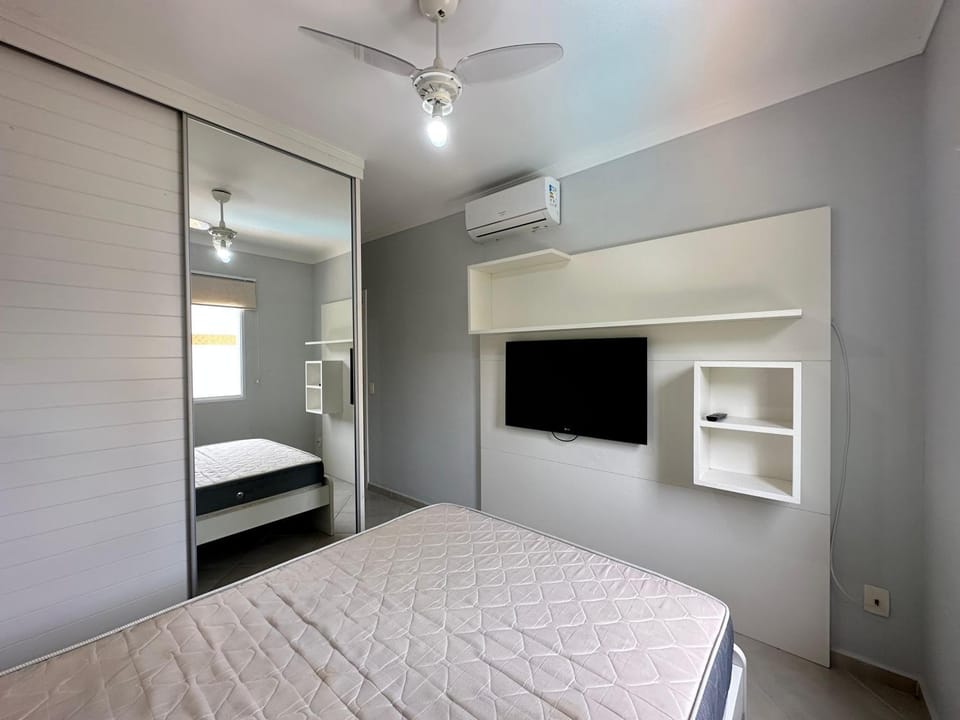 Bed, TV and multimedia, Bedroom, air conditioner