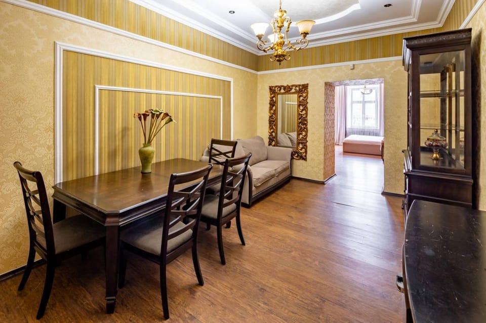 Living room, Seating area, Dining area