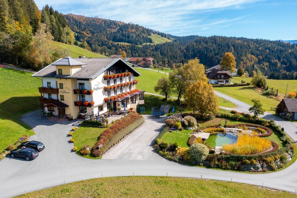 Property building, Bird's eye view, Mountain view
