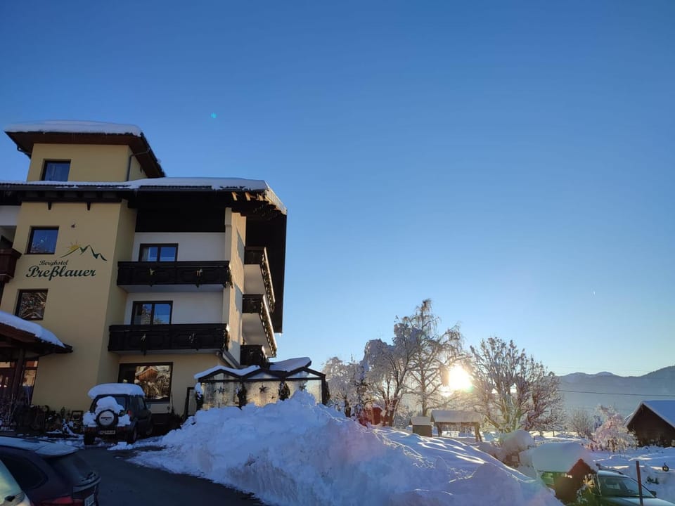 Property building, Winter