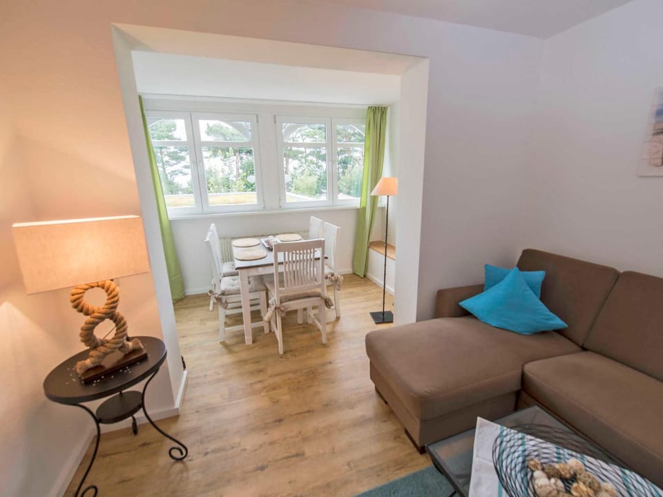 Living room, Photo of the whole room, Dining area