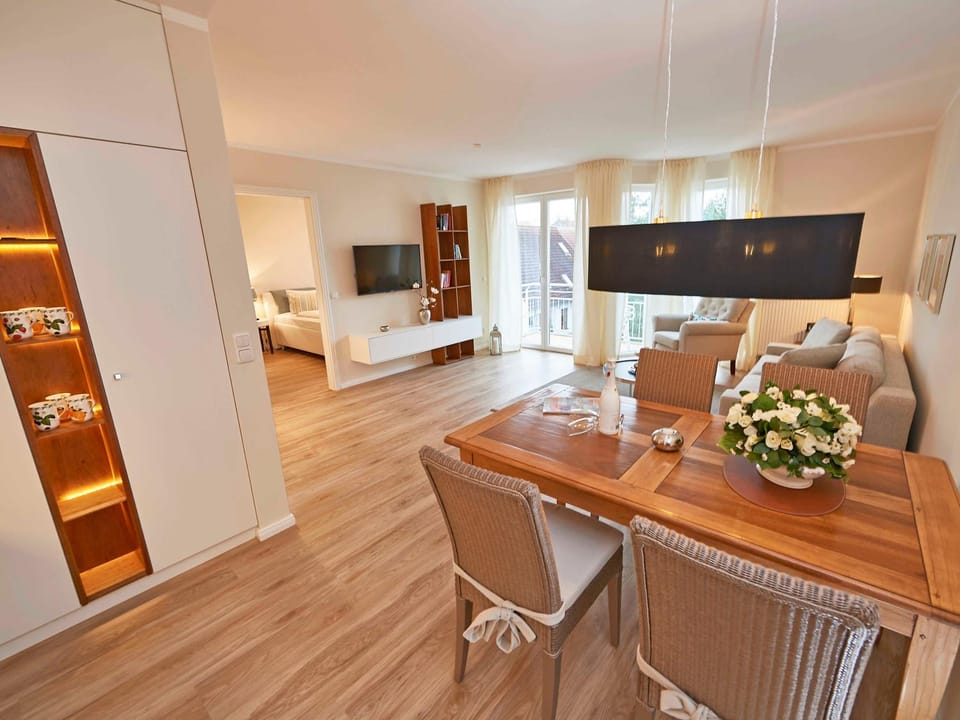 Photo of the whole room, Seating area, Dining area