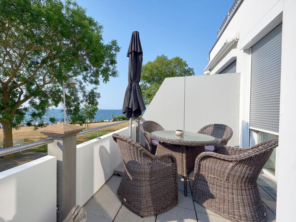 View (from property/room), Balcony/Terrace, Sea view