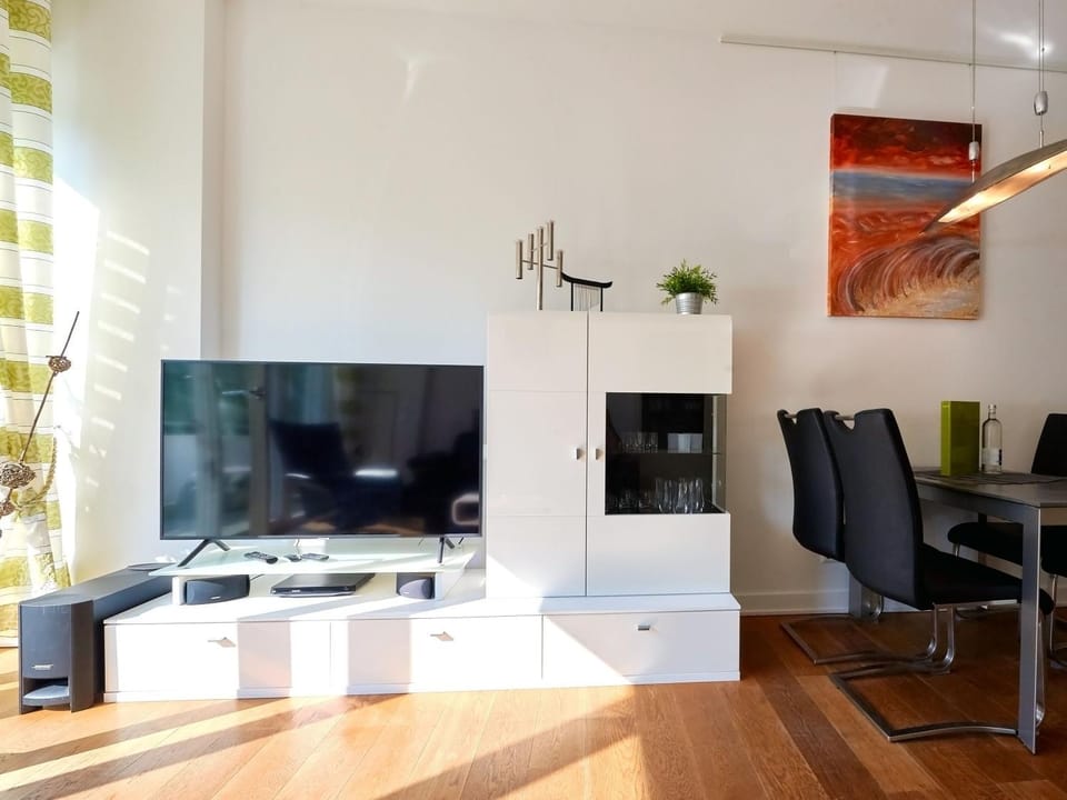 TV and multimedia, Living room