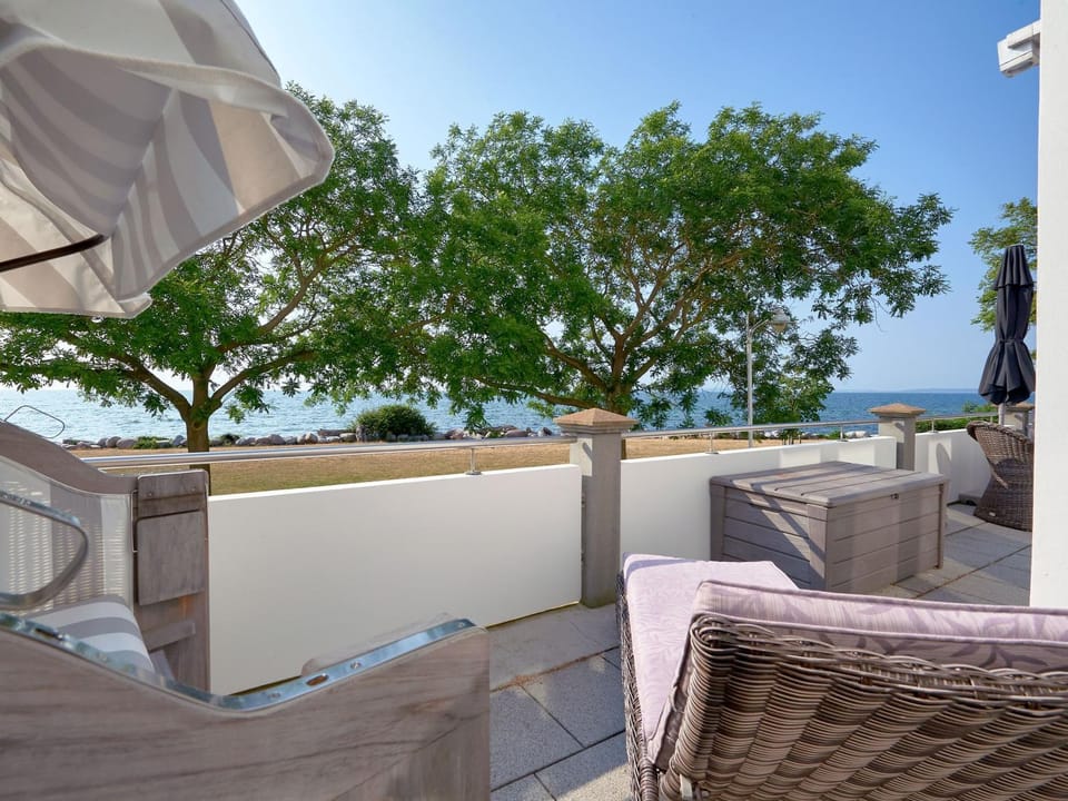 View (from property/room), Balcony/Terrace, Sea view