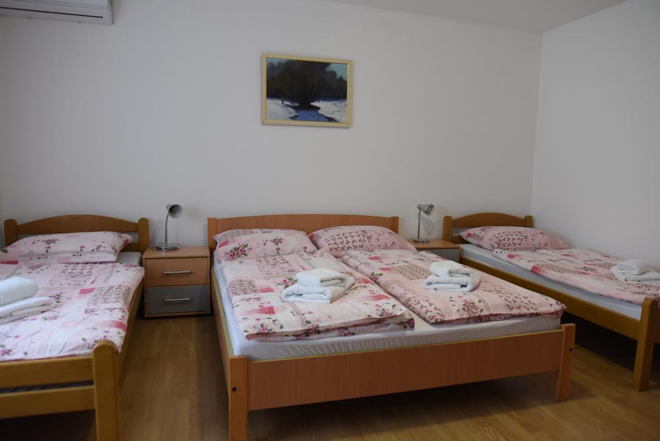 Prenoćište Džinić Inn in Federation of Bosnia and Herzegovina