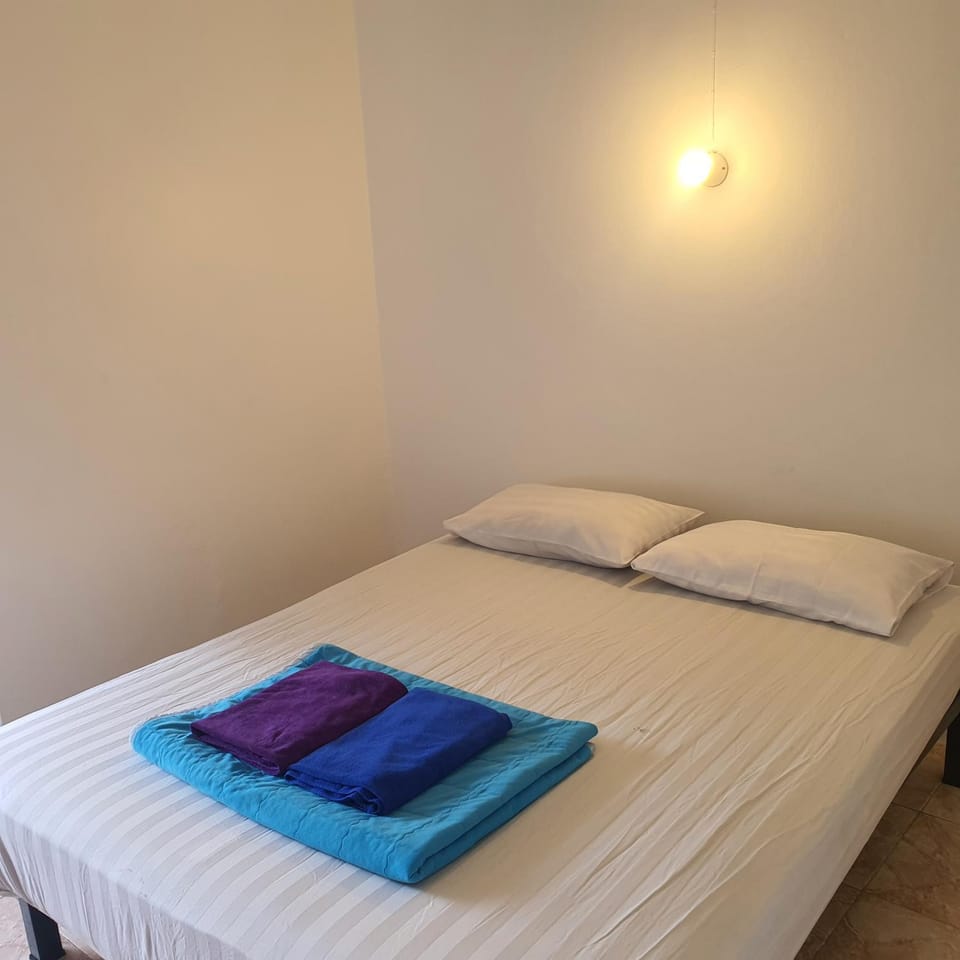 Bed, Photo of the whole room, towels