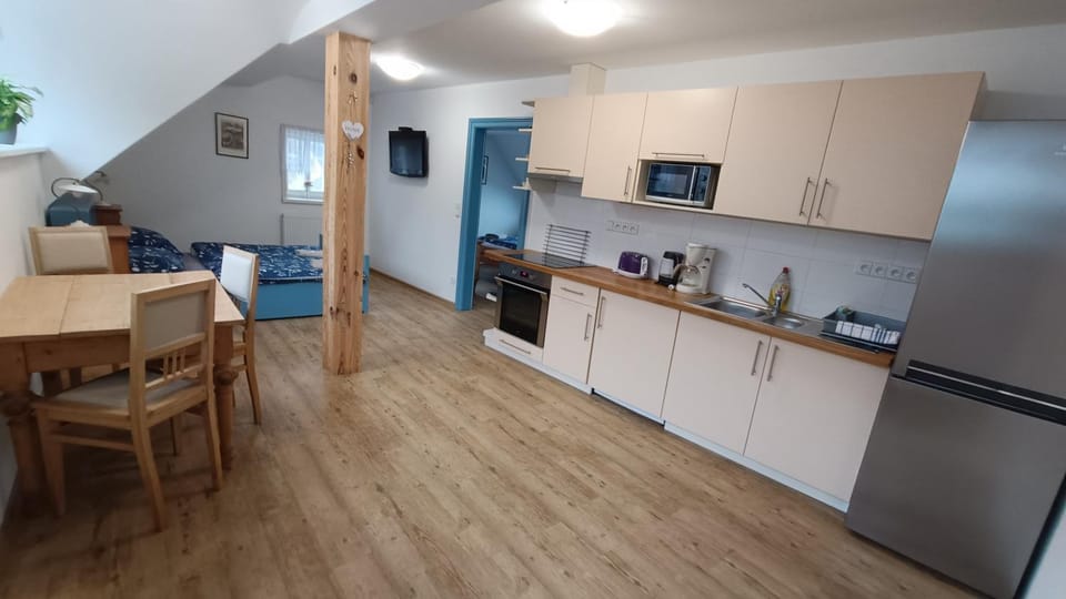 Coffee/tea facilities, Kitchen or kitchenette, Dining area, minibar, pet friendly, stove