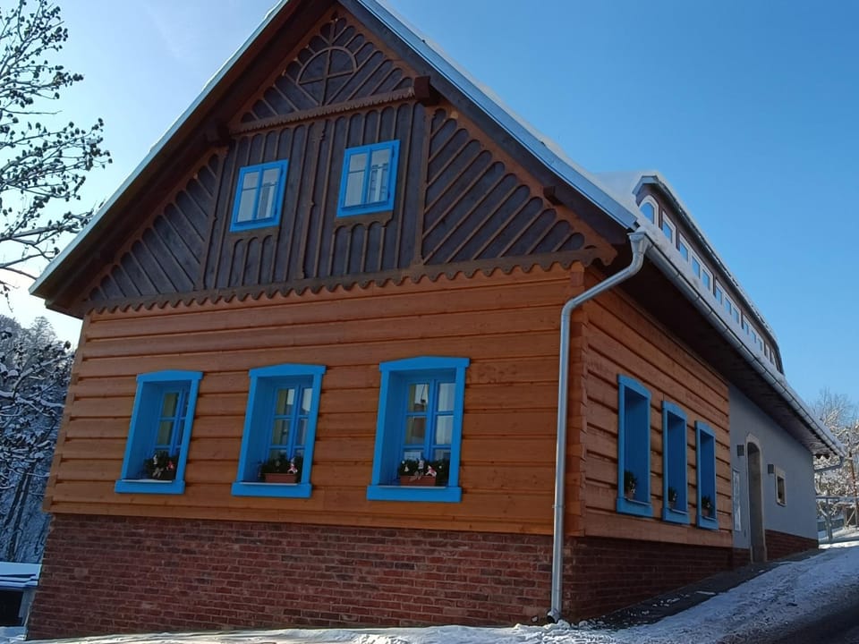Property building, Day