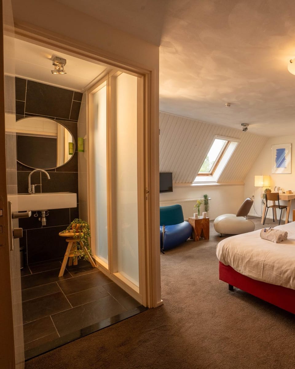 Living room, Photo of the whole room, Bedroom